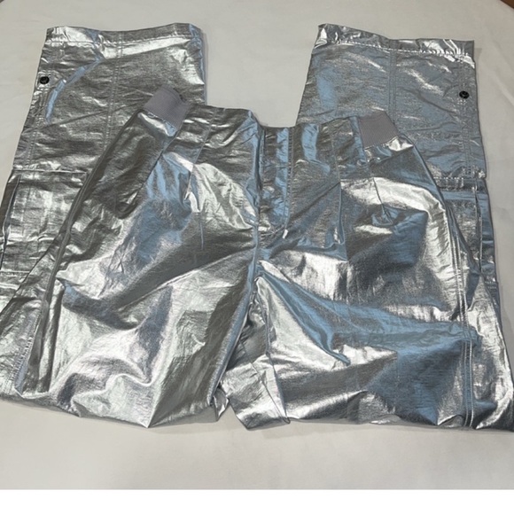NWOT Free People Mesmerize Me Silver Metallic Cargo Pant, M - Picture 3 of 6
